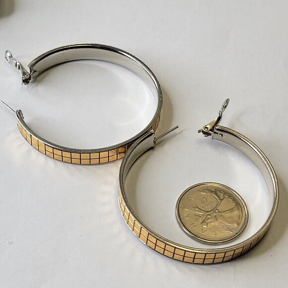 Tile Pattern Gold Tone Round Hoop Earrings - Picture 9 of 11